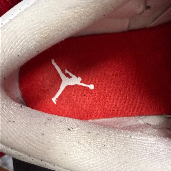 Jordan 3 - Picture 6 of 9